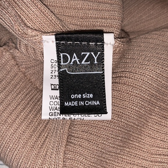 DAZY by SHEIN Khaki Solid Ribbed Knit Top - Picture 4 of 4